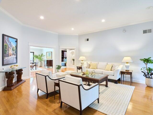Photo - 3700 Embassy Dr