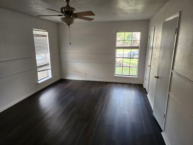 Photo - 1802 Archer Dr