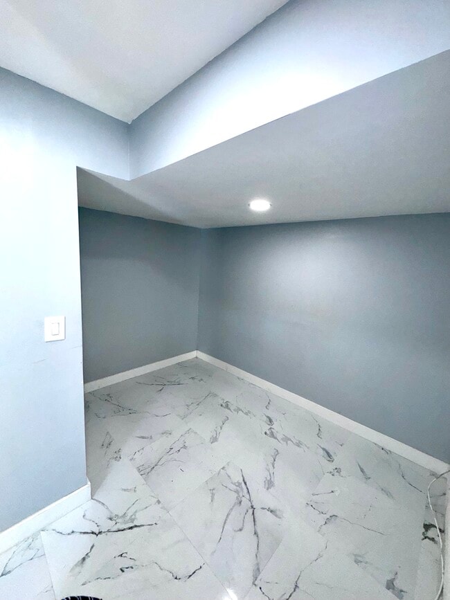 Photo - 20134 W Lake Dr Unidad Remodeled Efficiency