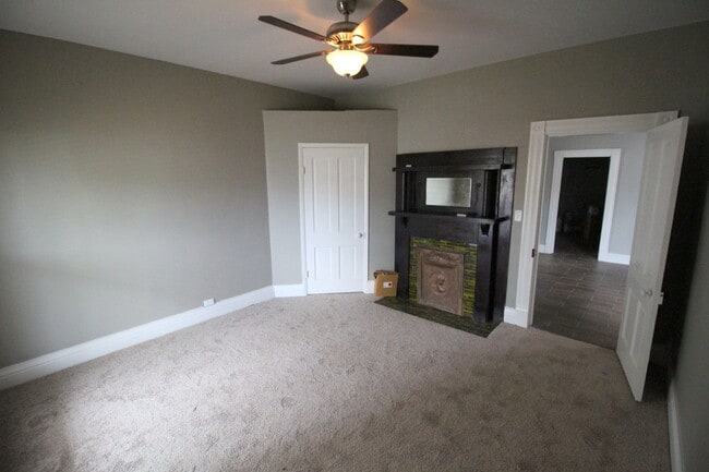 Photo - 3 bed 2 bath Campus Rental