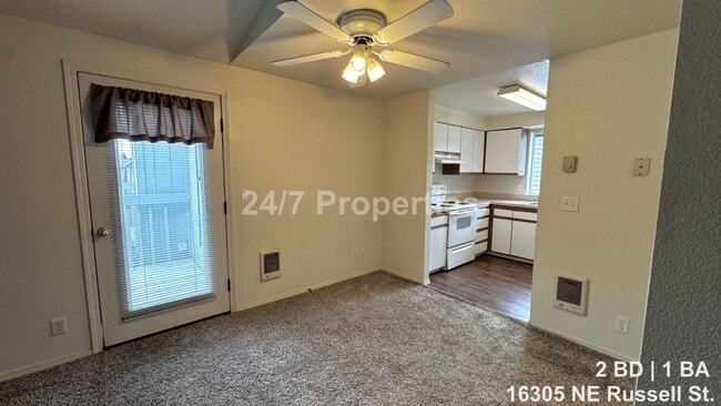 Photo - 16301 NE Russell St Unidad 16305
