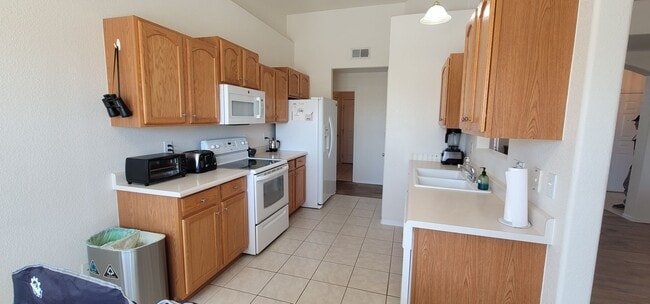 Photo - Beautiful 3 bed 2.5 bath home located in the Las Colinas Area!