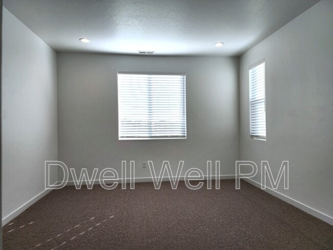Photo - 350 N Lagrasse Ln