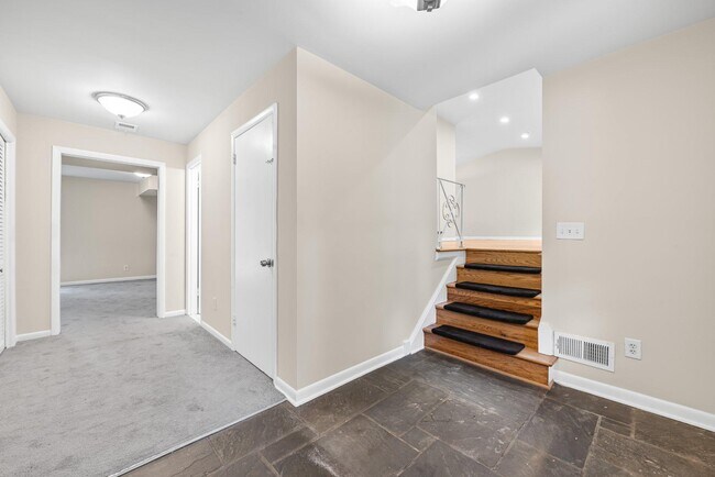 9813 Inglemere Dr