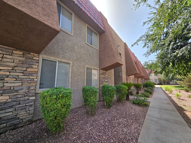 Photo - ADORABLE 2 BEDROOM 2 BATHROOM 1ST FLOOR CONDO