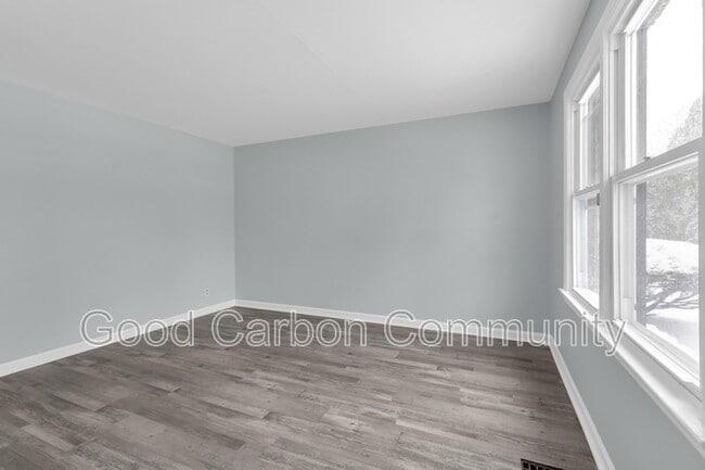 Photo - 854 Richmond Ave