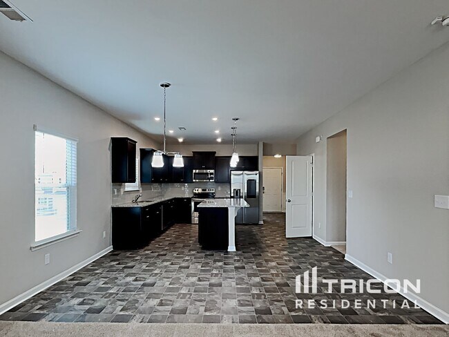 Photo - 346 Crandon Rd