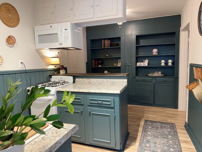 Photo - 415 S Prairieville St