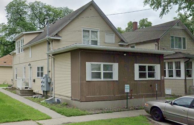 727 3rd St N Unit 1