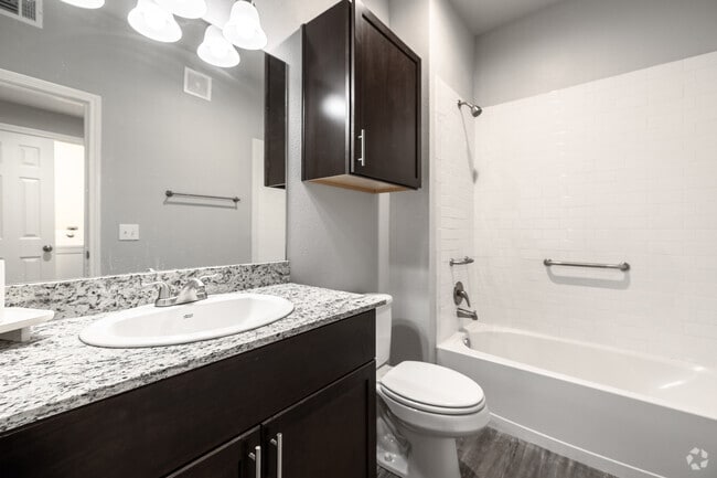 2BR, 1BA - 1,065SF - Bathroom