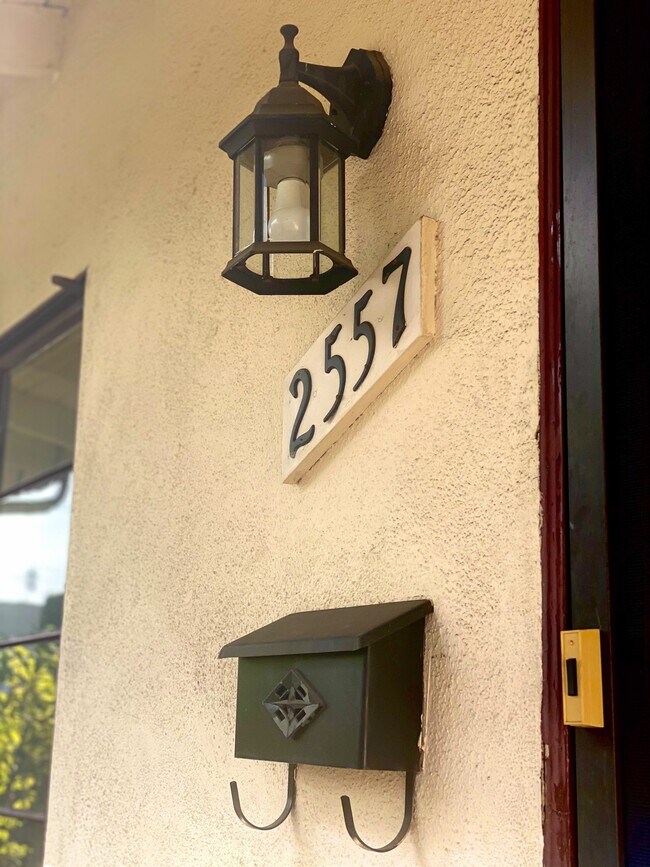 The sweet home - 2557 Nina St