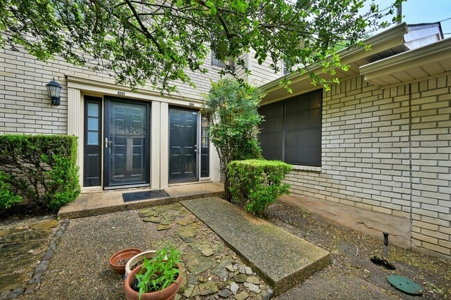 Photo - 8400 Jamestown Dr Townhome