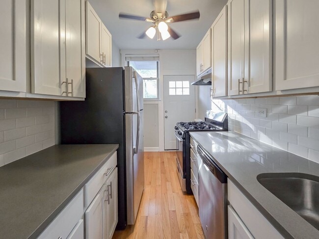 Photo - 1932 W Winona St Unit 3