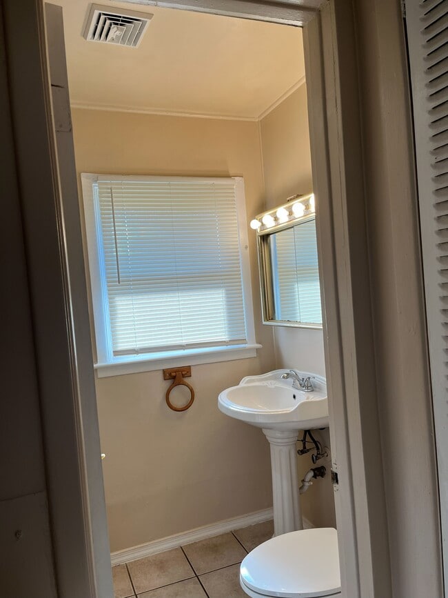 Photo - 75 Baldwin Ln