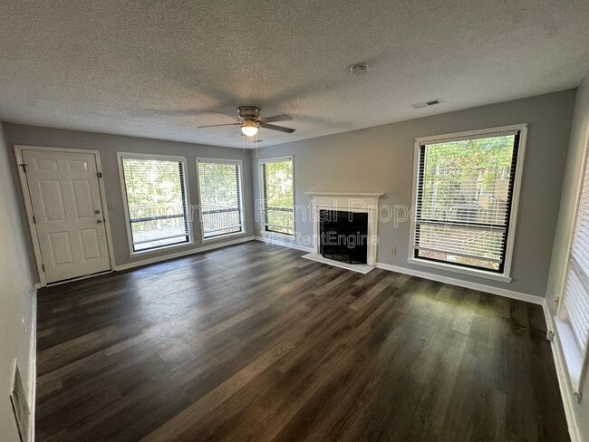 Photo - 1804 Pine Tree Dr