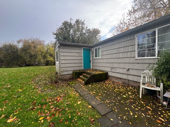 Building Photo - Luradel Duplex Unit 4718 SW Luradel