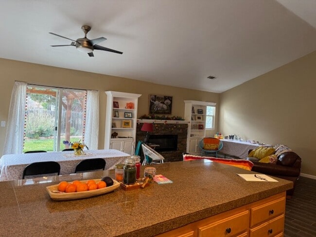 541 Fairchild Ln