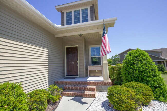 Photo - Charming End-Unit Townhome in Southern Pines