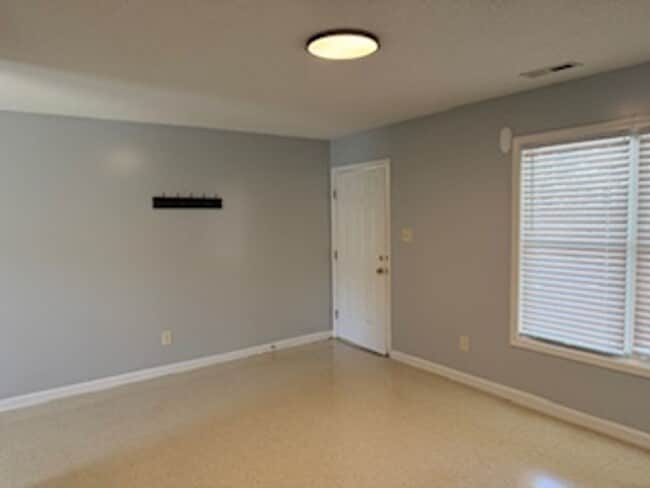 Photo - 245 Lakewood Dr