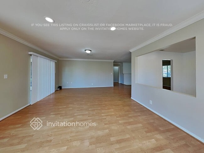 Photo - 7943 Lasaine Ave