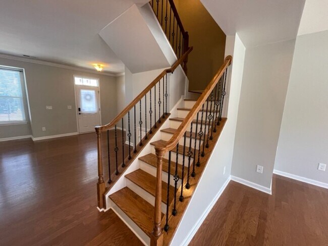 Photo - A gorgeous townhome available in Kitts Creek