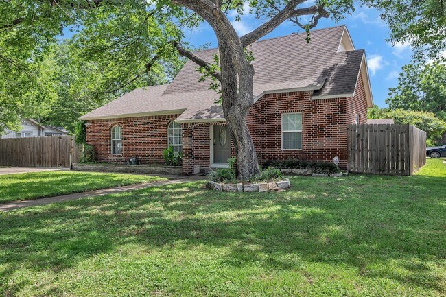 Photo - 401 Magnolia St