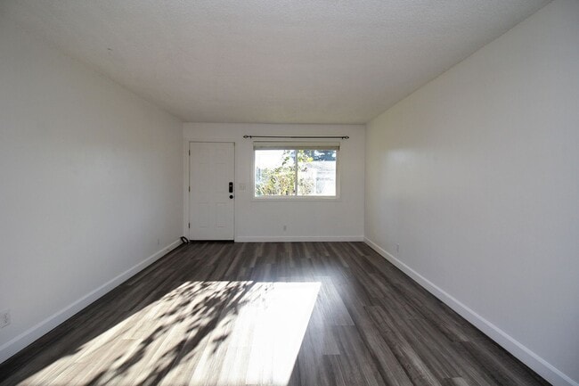 Photo - 6237-6239 SE Fern Ave Unidad 6237