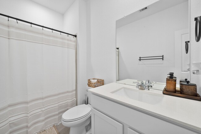 Photo - 807 Heaven Dr