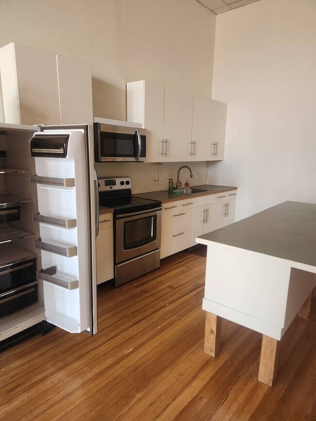 Photo - 108 E Main St