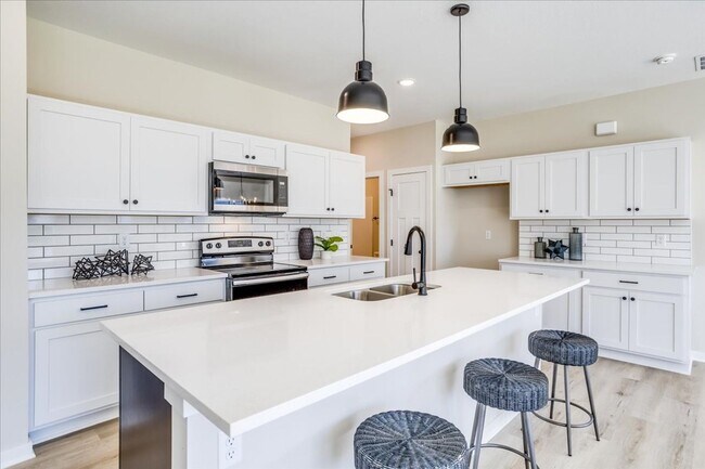 Photo - Fox Creek-Maggie Plan MODEL (NOT FOR RENT)
