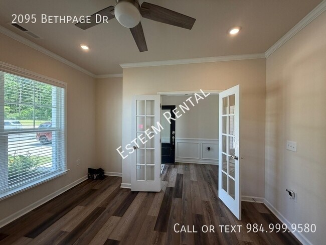 Photo - 2095 Bethpage Dr