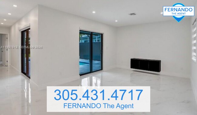 Photo - 7881 Hope St