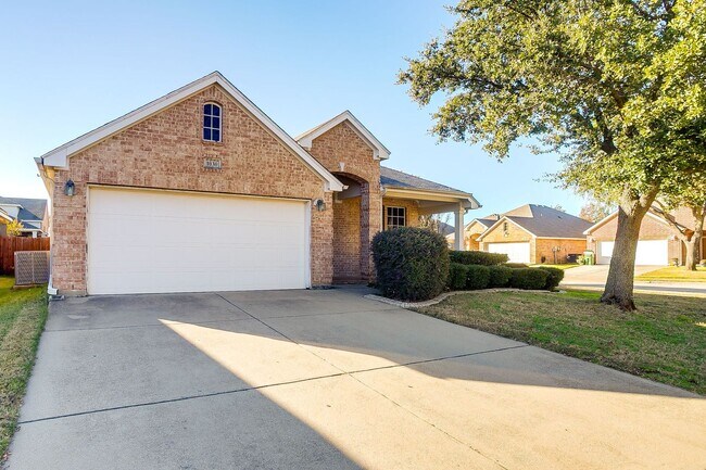 Photo - Beautiful Corner Lot Home in North Arlington- 3 Bed, 2 Bath- Ready for New Tenants- Arlington ISD