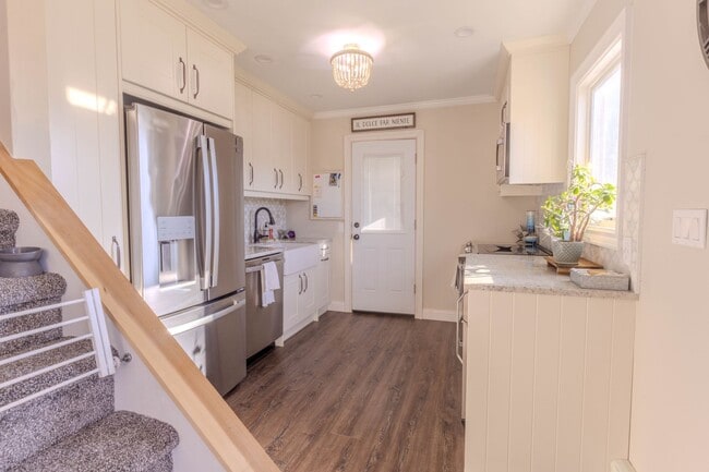 Photo - Immaculate 3 bedroom 1 Bathroom - Full House