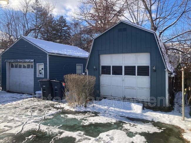 Photo - 870 Frederick Blvd