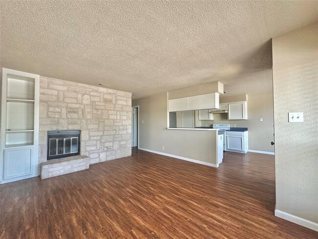 Building Photo - 209 E Noton St Unit 108 Rental