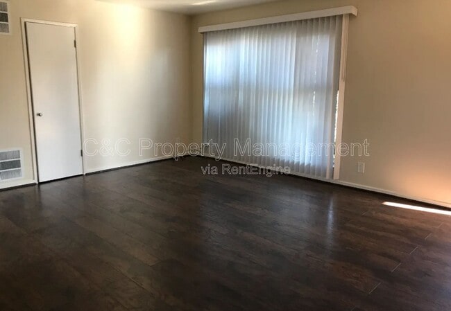 Photo - 926 Lupin Dr Unit 2