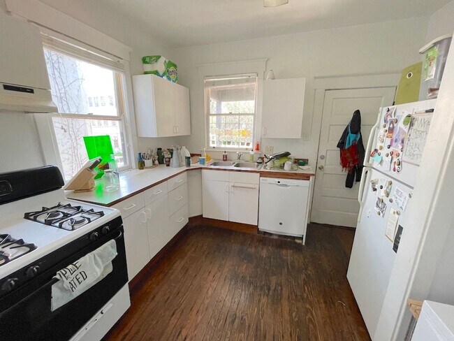 Photo - 2 BED | 1 BATH | STARLAND | ONE PARKING SPACE INCLUDED | Available October 2026