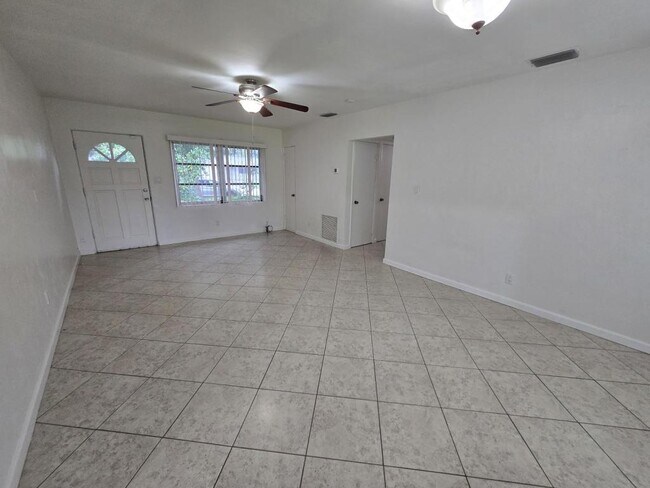 Photo - 917 Fremont Ave