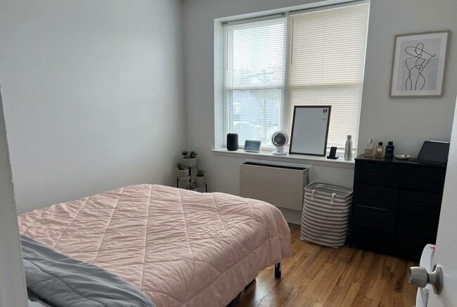 Building Photo - 43 Van Wagenen Ave Unit 3B