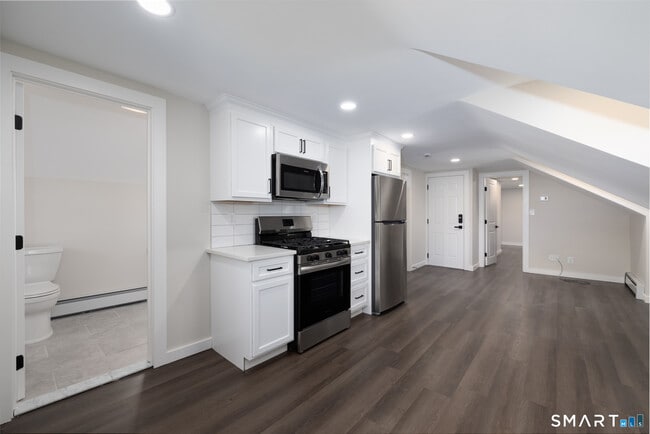 Photo - 28 Aircraft Rd Unidad i