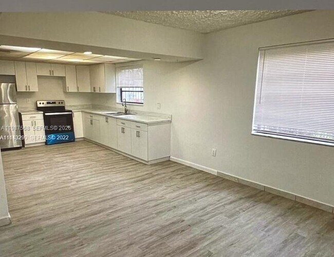 Photo - 3503 SW 15th St Unit 2