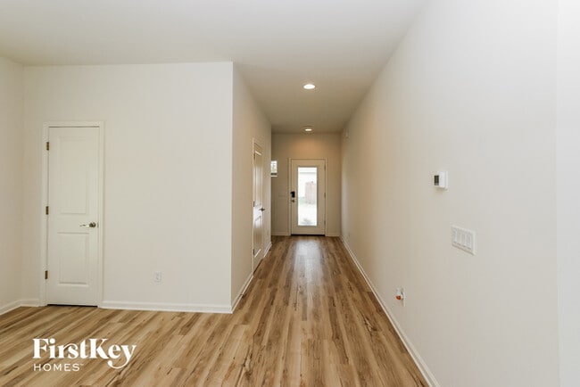 Photo - 456 Monet Ave