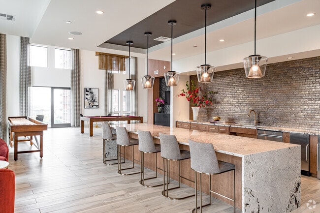 Club Room - Chelsea Museum District