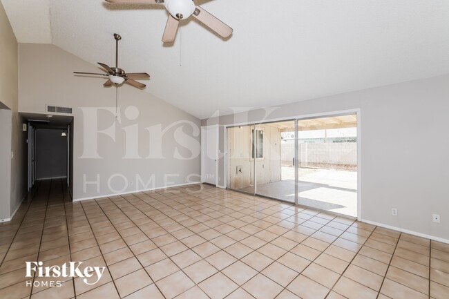 Photo - 9015 N 57th Ave