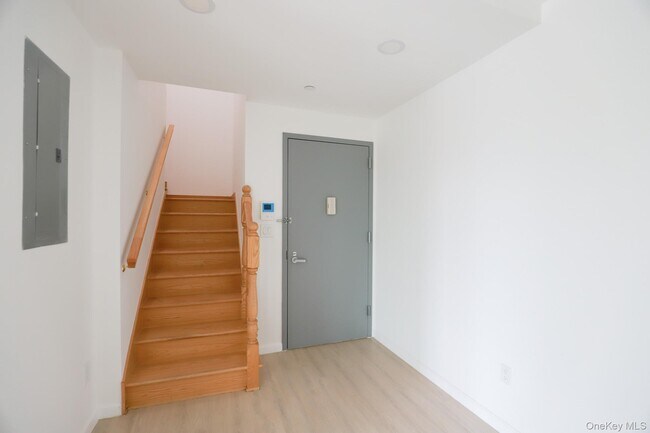 Photo - 42-78-78 Main St Unit 6E