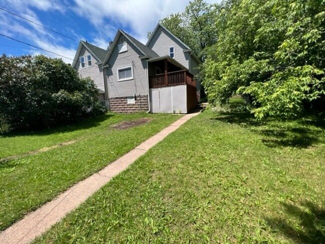 Photo - Duluth, MN - 4 Bedroom - 2 Bath - 2 car garage - Single family home