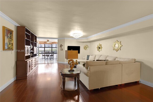 6423 Collins Ave Unit 703