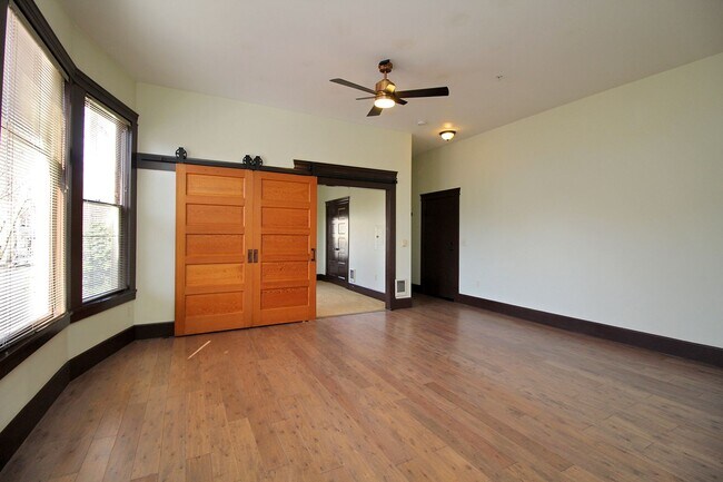 Photo - 1634 NW Everett St Unit 102