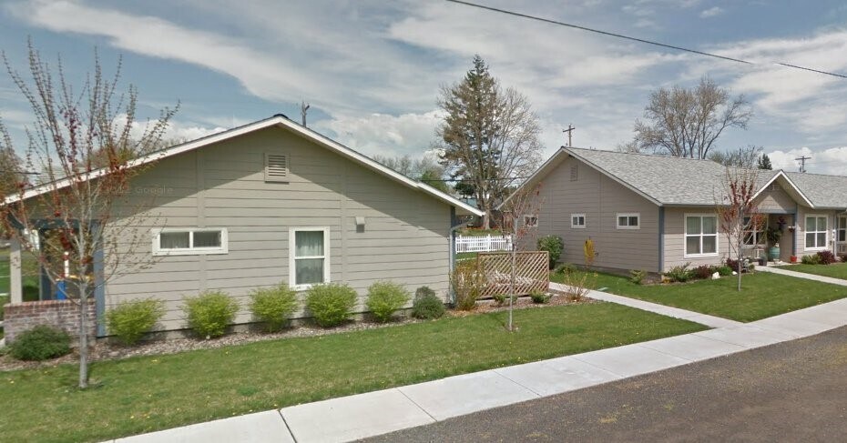 Photo - 425 E Currant St